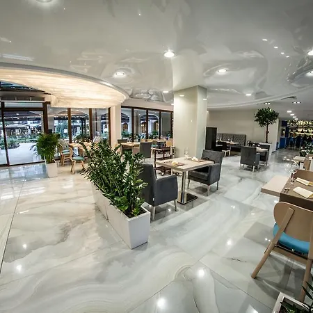 Premier Cuisine - Full Board Üdülőközpont Napospart