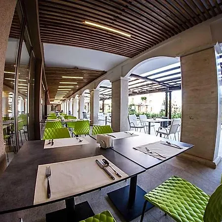بريميير فورت كويزين - مع 3 وجبات منتجع 4*