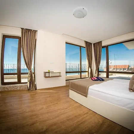 Premier Cuisine - Full Board Feriested 4*