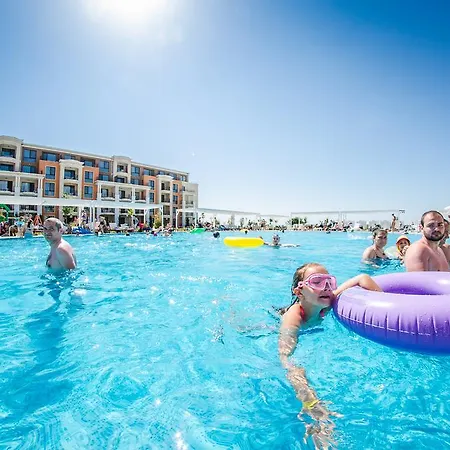 Üdülőközpont Premier Cuisine - Full Board 4*