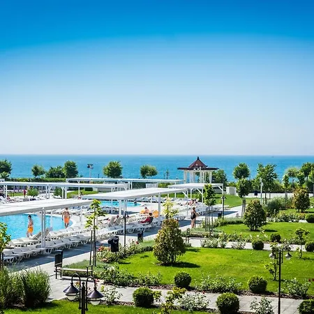 Resort Premier Cuisine - Full Board
