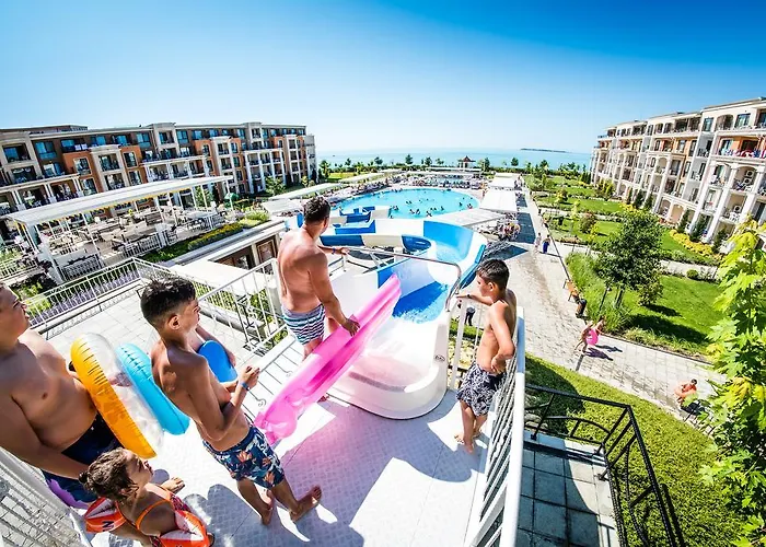 普瑞米尔堡美食全膳食度假村