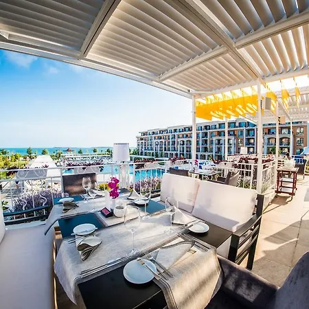 Premier Cuisine - Full Board 4*